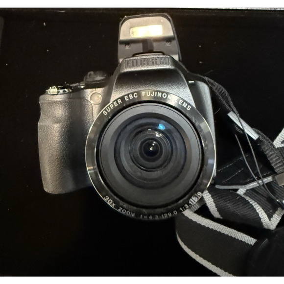 Fujifilm FinePix SL300 Digital Camera 14MP 30x Zoom w/ Accessories & SD Card - Picture 2 of 16